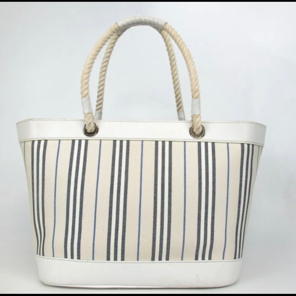 Burberry tote - Picture 3 of 8